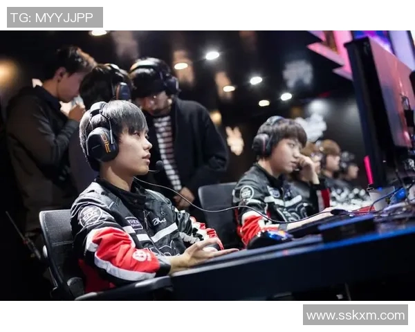 CSGO热议JDG意识争议引发S15LOL战队战术讨论与反思
